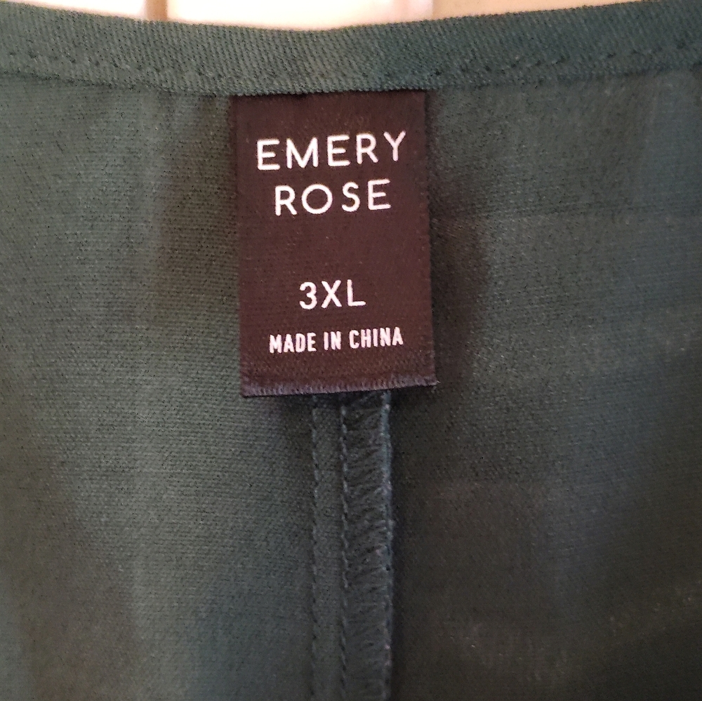 Emery Rose Elegant Green Blouse - Picture 3 of 4